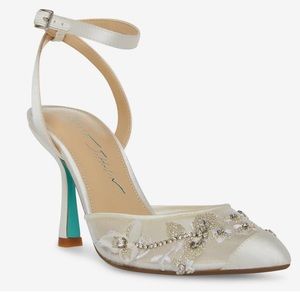 Betsey Johnson Micki Pump, size 9